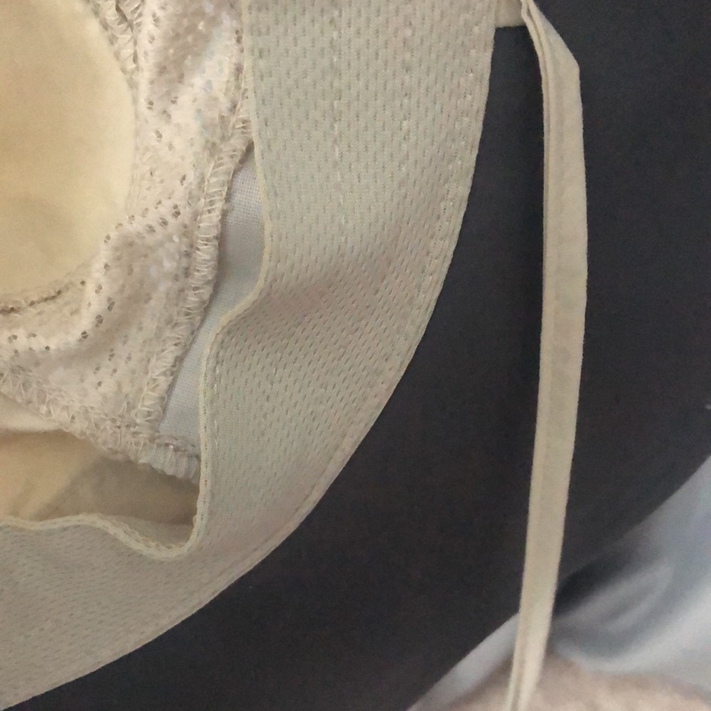 Cream Columbia hat - Picture 7 of 7
